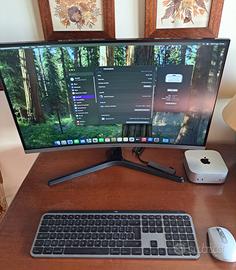 Apple Mac Mini M4, monitor curvo Samsung accessori