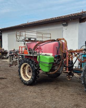 Botte da diserbo 20ql barra da 15 mt