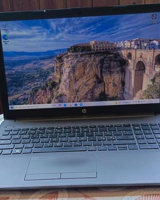 HP 255 G7 8gb ram 256gb rom ssd