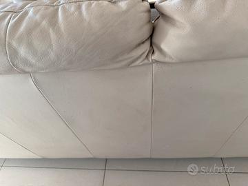 Divani di marca “by natuzzi”