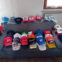 Lotto cappellini sbk-moto gp 213 pezzi