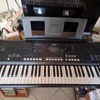 pianola yamaha psr-e433