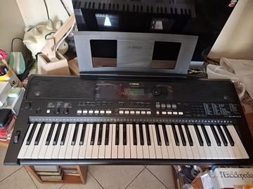 pianola yamaha psr-e433