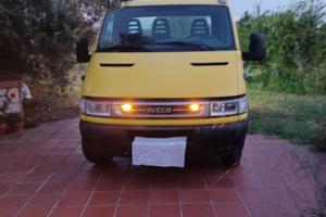 Carroattrezzi Iveco daily patente b telecomando