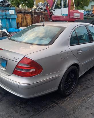 Ricambi Mercedes e 320 CDI anno 2003