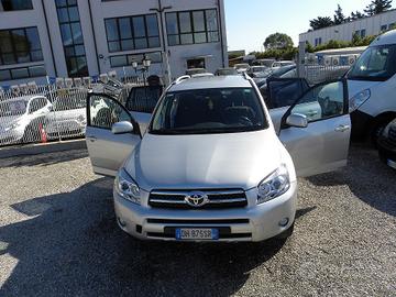 Toyota RAV 4 136cv SOL 4X4 CLIMA CERCHI CPELLERUIS