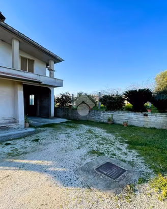 VILLA SINGOLA A CISTERNA DI LATINA