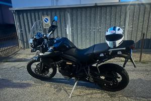 MOTO TRIUMPH