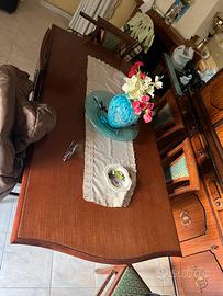 Tavola Classica con 6 sedie legno e stoffa