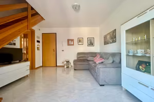 APPARTAMENTO TERMOAUTONOMO DAI COMODI SPAZI A D...