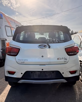 RICAMBI E MOTORE MAHINDRA KUV100 RJ
