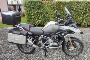 BMW 120GS