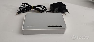 TP-LINK switch di rete 10/100