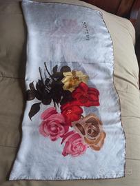 foulard in seta con fiori dipinti a mano Rotaty 