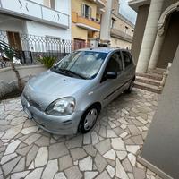 Toyota YARIS 1.0 anno 2002 sole km 165.000