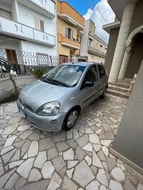 Toyota YARIS 1.0 anno 2002 sole km 165.000
