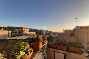 2 LOCALI A MASSA LUBRENSE