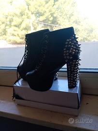 Stivaletti Jeffrey Campbell borchiati con tacco