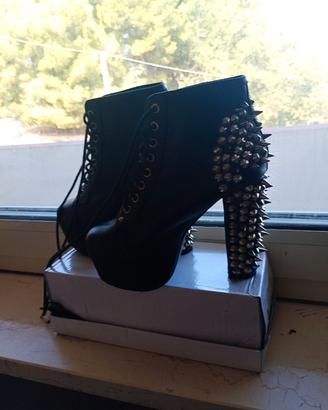 Stivaletti Jeffrey Campbell borchiati con tacco