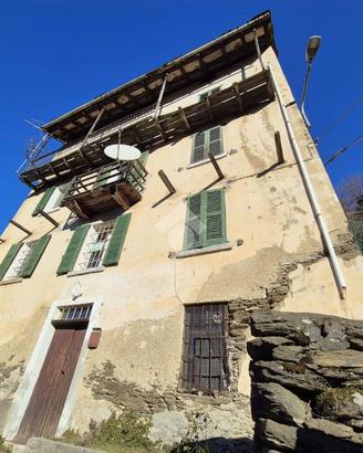 CASA INDIPENDENTE A INTROZZO