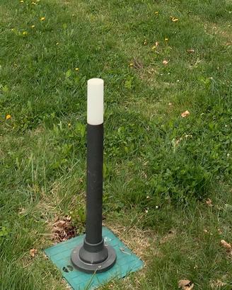 Paletto lampioncino illuminazione giardino moderno