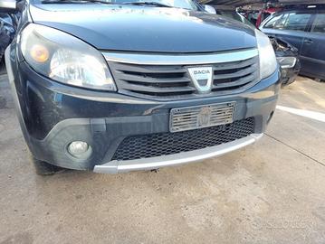 Paraurti anteriore DACIA SANDERO del 2012
