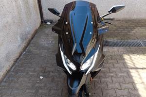 Kymco ak 550