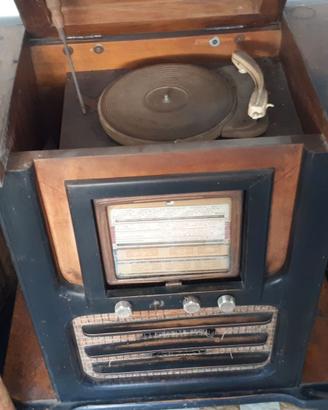 Radio, giradischi, bar. anni 40