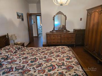 Camera matrimoniale in noce completa 10 euro