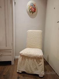 Quattro sedie da interno con fodera, color crema