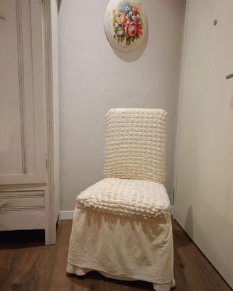 Quattro sedie da interno con fodera, color crema