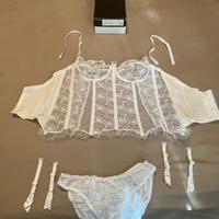 Completo intimo da donna, in pizzo bianco