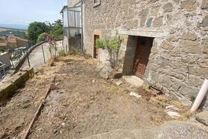 CASA INDIPENDENTE A MONTEFIASCONE