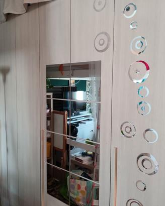 Armadio 6 ante, divano letto, letto contenitore.