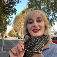 Sono una Babyssiter,sono disponibile per stirare