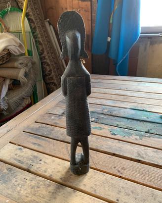 Oggetto di legno decorativo