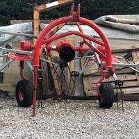 Girello ranghinatore 6 aspe e cernitrice a motore