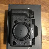 Fuji XT2 con 18/55 e custodia in pelle