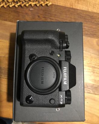 Fuji XT2 con 18/55 e custodia in pelle