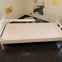 Lettino bimbo Ikea completo di materasso