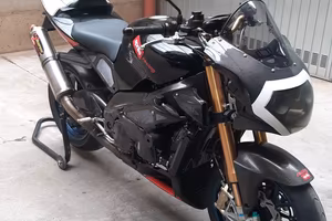 Aprilia Tuono 1000 v2 old