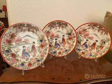 set di piatti decorativi
