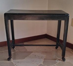sgabello/tavolino vintage con ruote