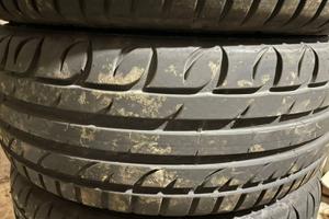 Gomme 235/45-18 riken