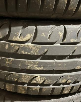 Gomme 235/45-18 riken