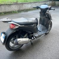 Aprilia scarabeo 200