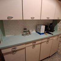 Mobile da cucina anni 50 con tavolo e 4 sedie