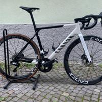 Canyon Ultimate CF8 AERO
