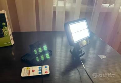 Led solare e telecamere finte con luce 