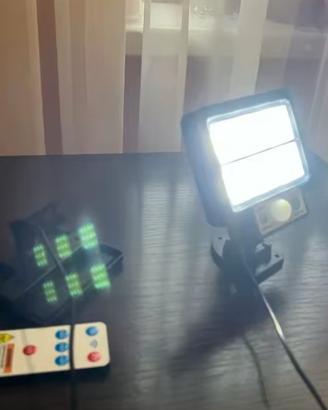 Led solare e telecamere finte con luce 
